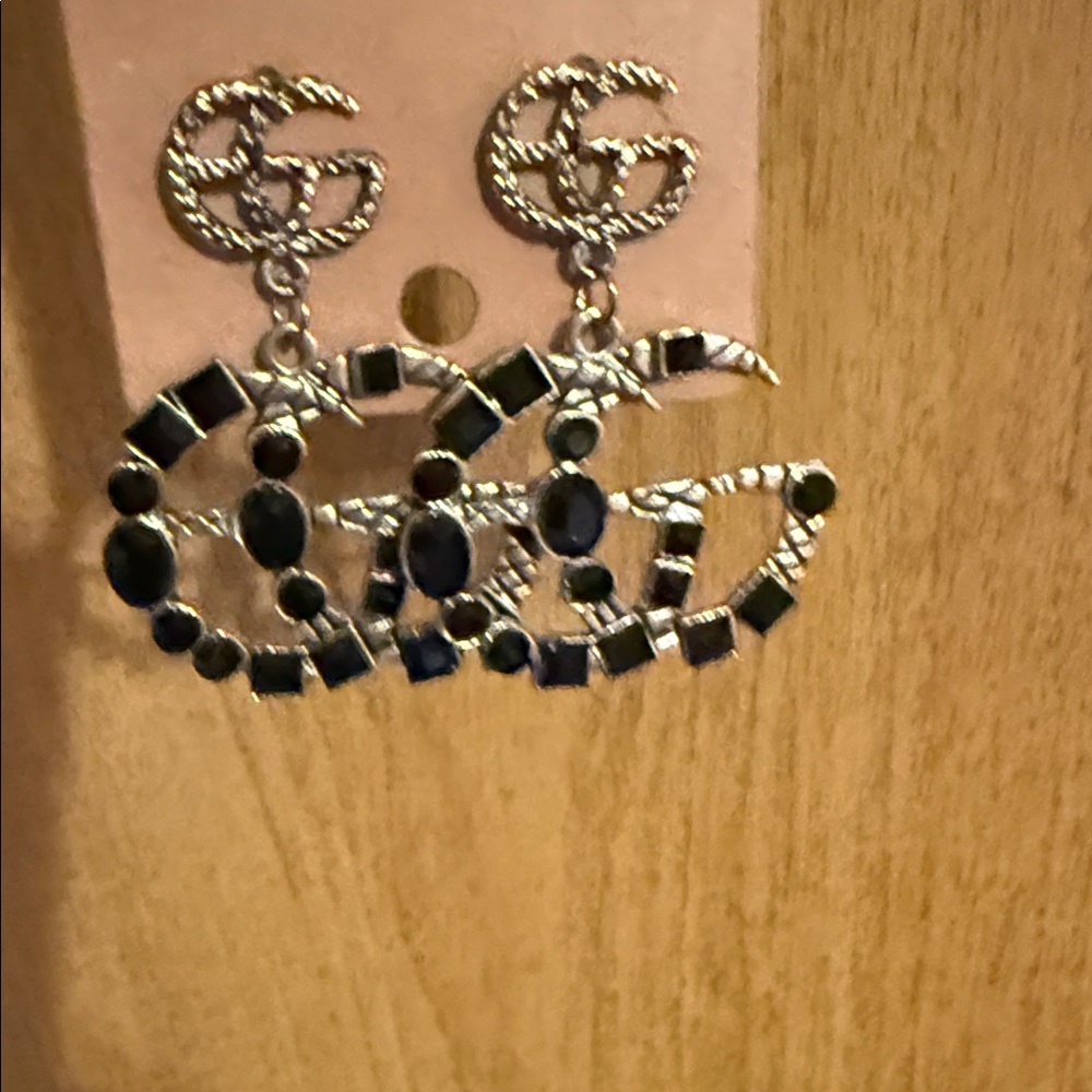 Elegant Earrings - Picture 4 of 7